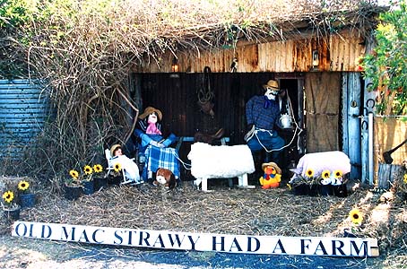 Old MacStrawy Scarecrow Display