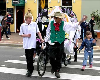 Scarecrows crossing Princes Highway at Milton